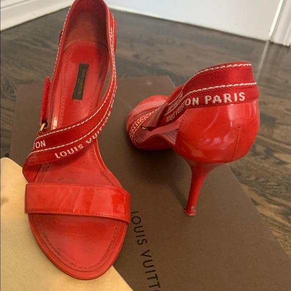 Red patent Louis Vuitton heels - Picture 5 of 7